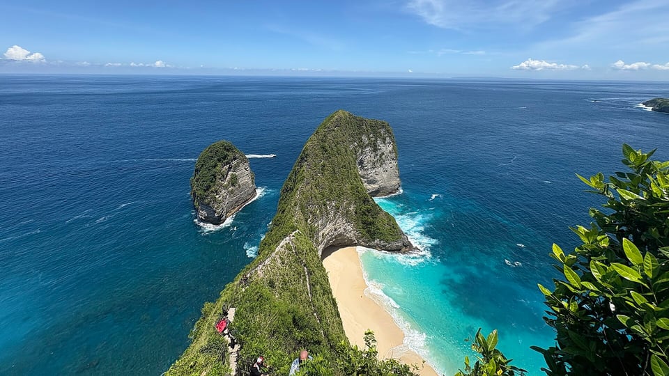 The cliff and Kelingking cove on Nusa Penida