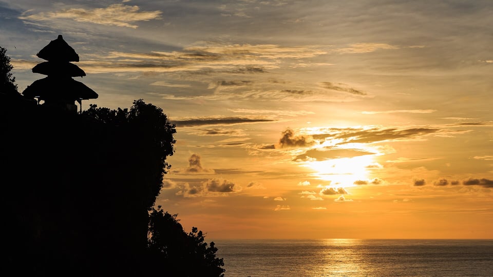 Uluwatu Temple above the ocean on Bali’s Bukit Peninsula