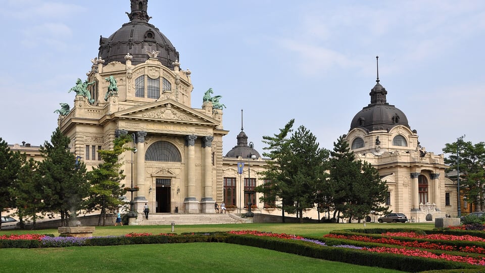 Széchenyi Thermal Bath, Europe’s largest medicinal bath complex