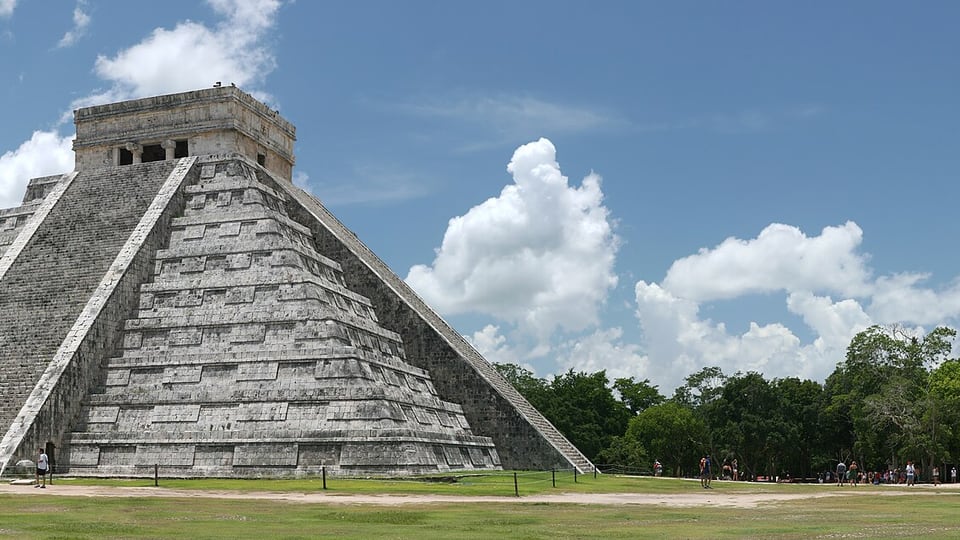 El Castillo pyramid at Chichén Itzá