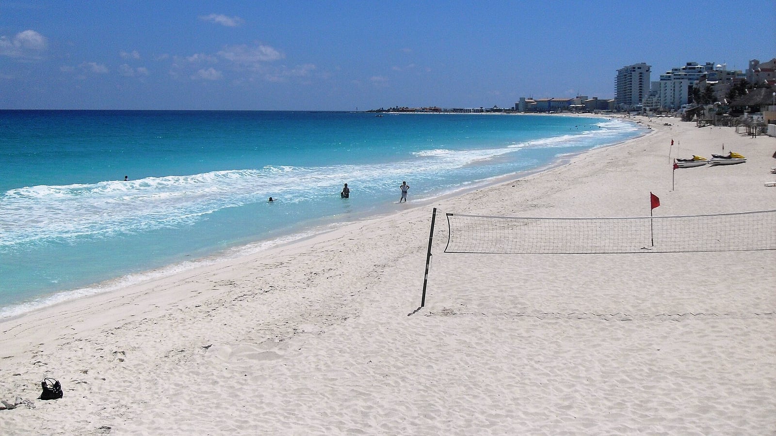 Cancún’s broad Playa Delfines shore and turquoise Caribbean