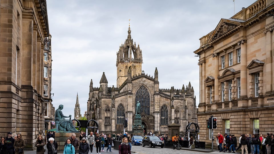 The Royal Mile running through Edinburgh’s Old Town