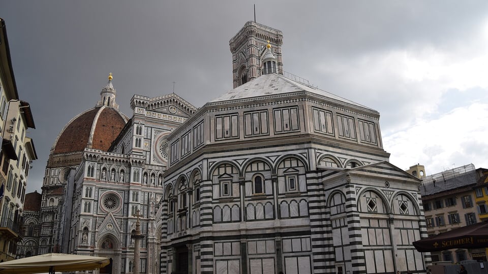 Piazza del Duomo with the Baptistery in front, Giotto’s Bell Tower behind it and Brunelleschi’s dome beside the cathedral façade