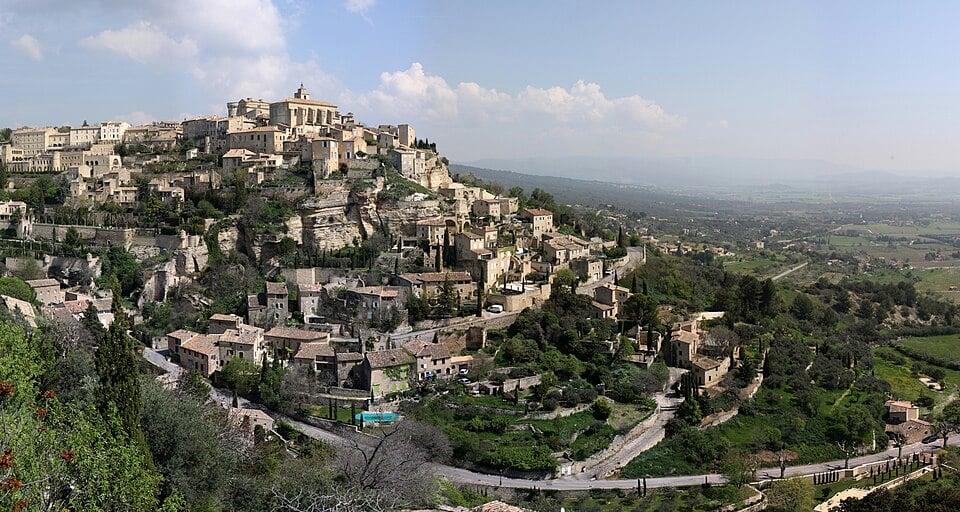 città storica e campagna provenzale
