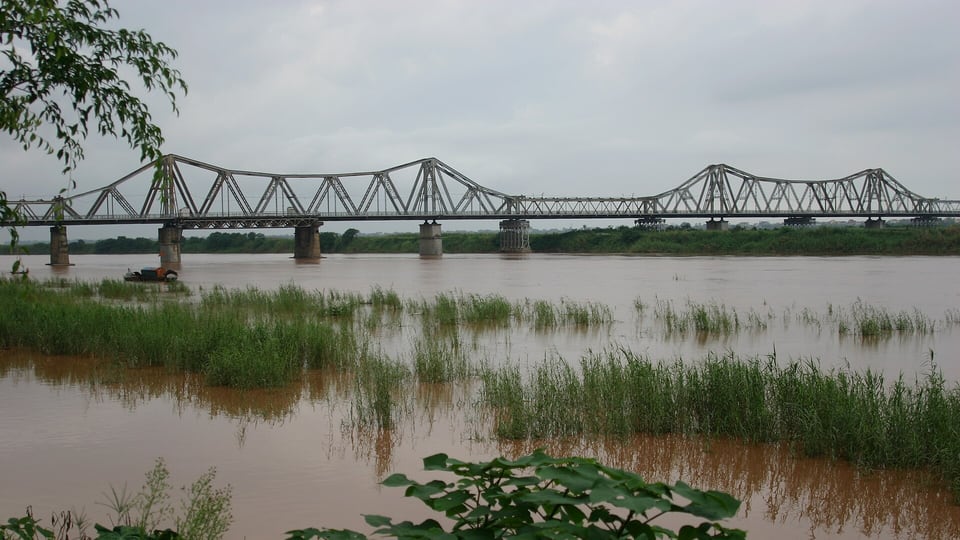 Long Biên Bridge across the Red River, Hanoi