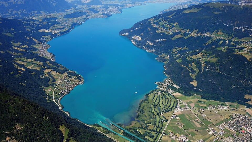 Lake Thun, the largest Swiss lake entirely within a single canton