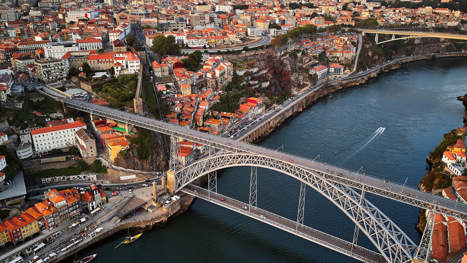 The Dom Luís I Bridge spanning the Douro between Porto and Vila Nova de Gaia