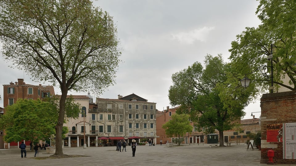 Campo del Ghetto Nuovo, a tree-lined square in Cannaregio